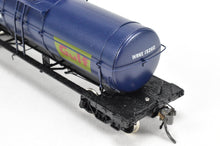Load image into Gallery viewer, HO Brass OMI - Overland Models, Inc. UTLX - Union Tank Lines 10,000 Gallon Tank Car FP for the Gulf Oil Company