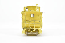 Load image into Gallery viewer, HO Brass W&R Enterprises NP - Northern Pacific 24' Wood Caboose #1700 Series