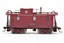 Load image into Gallery viewer, HO Brass PFM - United NP - Northern Pacific Wood Caboose CP #1689 WRONG BOX