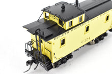 Load image into Gallery viewer, HO Brass PFM - SKI DM&IR - Duluth Missabe & Iron Range Wood Caboose FP No. C-174