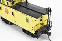 Load image into Gallery viewer, HO Brass PFM - SKI DM&IR - Duluth Missabe & Iron Range Wood Caboose FP No. C-174