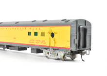 Load image into Gallery viewer, HO Brass Soho MILW - Milwaukee Road #1226 Baggage-RPO Custom Painted