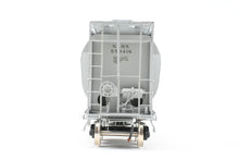 Load image into Gallery viewer, O Brass OMI - Overland Models, Inc. Various Roads NAHX - North American (Pd 5000) Covered Hopper Factory Painted Amaizo No. 550416