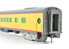 Load image into Gallery viewer, HO Brass Soho MILW - Milwaukee Road #556 Coach Custom Painted