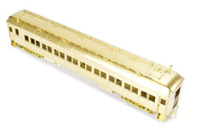 Load image into Gallery viewer, HO Brass Oriental Limited GN - Great Northern Empire Builder 2nd Class Coach #646-667
