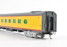 Load image into Gallery viewer, HO Brass Soho MILW - Milwaukee Road #411 Diner Custom Painted
