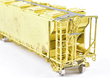 Load image into Gallery viewer, HO Brass OMI - Overland Models, Inc. CPR - Canadian Pacific Slab Side Covered Hopper (S-20-C110 Series)