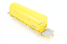 Load image into Gallery viewer, HO Brass CON OMI - Overland Models, Inc. UP - Union Pacific NASA Shuttle Solid Rocket Motor Rail Car Factory Painted No. 50023
