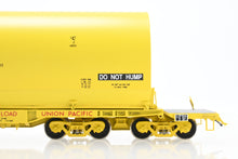 Load image into Gallery viewer, HO Brass CON OMI - Overland Models, Inc. UP - Union Pacific NASA Shuttle Solid Rocket Motor Rail Car Factory Painted No. 50023