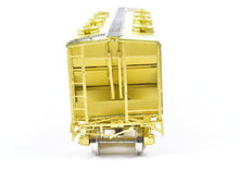 Load image into Gallery viewer, HO Brass OMI - Overland Models, Inc. CPR - Canadian Pacific Slab Side Covered Hopper SC-20 C194A Version