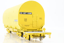 Load image into Gallery viewer, HO Brass CON OMI - Overland Models, Inc. UP - Union Pacific NASA Shuttle Solid Rocket Motor Rail Car Factory Painted No. 50023