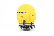 Load image into Gallery viewer, HO Brass CON OMI - Overland Models, Inc. CSXT - CSX Transportation NASA Shuttle Solid Rocket Motor Rail Car Factory Painted No. 600513