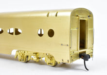 Load image into Gallery viewer, HO Brass TCY - The Coach Yard GN - Great Northern 68-Seat Chair Car "Pendulum Car"