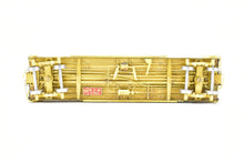 Load image into Gallery viewer, HO Brass OMI - Overland Models, Inc. PRR - Pennsylvania Railroad X-28 Boxcar w/ Corrugated Doors Plain Ends