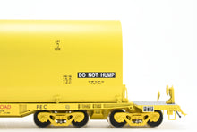 Load image into Gallery viewer, HO Brass CON OMI - Overland Models, Inc. FEC - Florida East Coast NASA Shuttle Solid Rocket Motor Rail Car Factory Painted No. 100
