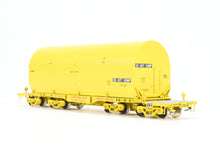 Load image into Gallery viewer, HO Brass CON OMI - Overland Models, Inc. UP - Union Pacific NASA Shuttle Solid Rocket Motor Rail Car Factory Painted No. 50029