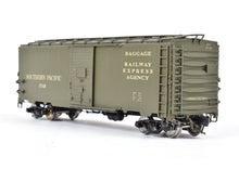 Load image into Gallery viewer, HO Brass Beaver Creek SP - Southern Pacific B-50-24 Express Boxcar No. 5749 FP