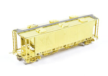 Load image into Gallery viewer, HO Brass OMI - Overland Models, Inc. CPR - Canadian Pacific Slab Side Covered Hopper