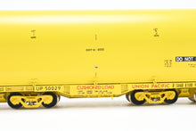 Load image into Gallery viewer, HO Brass CON OMI - Overland Models, Inc. UP - Union Pacific NASA Shuttle Solid Rocket Motor Rail Car Factory Painted No. 50029