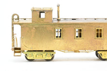 Load image into Gallery viewer, HO Brass Signal House Models, Inc. CB&Q - Burlington Route Wood Caboose