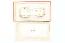 Load image into Gallery viewer, HO Brass Signal House Models, Inc. CB&Q - Burlington Route Wood Caboose
