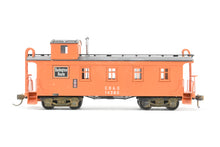 Load image into Gallery viewer, HO Brass Signal House Models, Inc. CB&Q - Burlington Route Wood Caboose Custom Painted