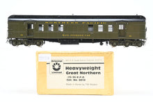 Load image into Gallery viewer, HO Brass Oriental Limited GN - Great Northern HW 60 Foot RPO #25-36 Custom Painted NP - Northern Pacific 95