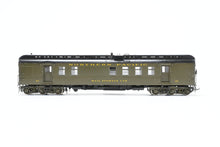 Load image into Gallery viewer, HO Brass Oriental Limited GN - Great Northern HW 60 Foot RPO #25-36 Custom Painted NP - Northern Pacific 95