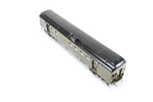 Load image into Gallery viewer, HO Brass Oriental Limited GN - Great Northern HW 60 Foot RPO #25-36 Custom Painted NP - Northern Pacific 95