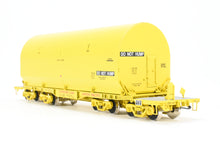 Load image into Gallery viewer, HO Brass CON OMI - Overland Models, Inc. UP - Union Pacific NASA Shuttle Solid Rocket Motor Rail Car Factory Painted No. 50027
