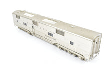 Load image into Gallery viewer, HO Brass CIL - Challenger Imports CB&Q - Burlington Route EMD E5 A/B Set FP 9912A "Silver Meteor"