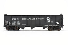 Load image into Gallery viewer, O Brass Max Gray C&O – Chesapeake & Ohio ACF Welded 70-Ton Tripple Hopper Custom Painted 92885