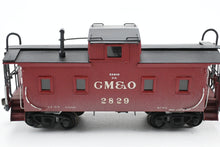 Load image into Gallery viewer, HO Brass Hallmark Models GM&O - Gulf Mobile & Ohio Wood Sheathed Caboose CP No. 2829 w/ Light Weathering