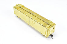 Load image into Gallery viewer, HO Brass OMI - Overland Models, Inc. ATSF - Santa Fe SFRD RR-42 Class 50' Ice Bunker Steel Refrigerator Car
