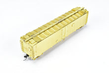 Load image into Gallery viewer, HO Brass OMI - Overland Models, Inc. ATSF - Santa Fe SFRD RR-42 Class 50' Ice Bunker Steel Refrigerator Car
