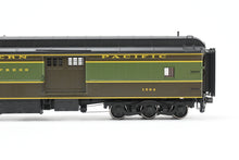 Load image into Gallery viewer, HO Brass W&R Enterprises NP - Northern Pacific Baggage Car Nos. 1500 - 1515 Factory Painted 1946 NCL Scheme No. 1504
