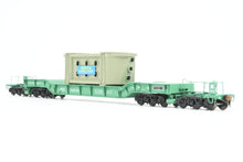 Load image into Gallery viewer, HO Brass Rail Classics PC - Penn Central F-40 Heavy Duty Well Flat Car w/Load Factory Painted No. 768151