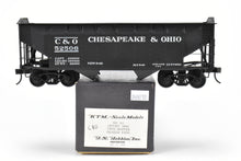 Load image into Gallery viewer, O Scale Brass US Hobbies C&O - Chesapeake & Ohio Offset Side Twin Hopper W/Peaked Ends, Custom Painted No. 52506