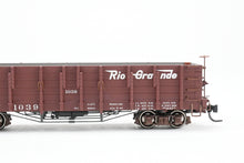 Load image into Gallery viewer, HOn3 Blackstone Models D&RGW - Denver & Rio Grande Western High Side Gondola Flying Grande Herald No. 1039