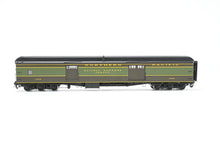 Load image into Gallery viewer, HO Brass W&R Enterprises NP - Northern Pacific Baggage Auto Car Nos. 1587 - 1591 Factory Painted 1946 NCL No. 1589