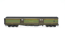 Load image into Gallery viewer, HO Brass W&R Enterprises NP - Northern Pacific Baggage Auto Car Nos. 1587 - 1591 Factory Painted 1946 NCL No. 1589