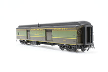 Load image into Gallery viewer, HO Brass W&R Enterprises NP - Northern Pacific Baggage Auto Car Nos. 1587 - 1591 Factory Painted 1946 NCL No. 1589