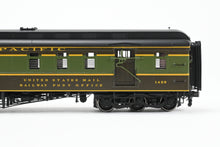 Load image into Gallery viewer, HO Brass W&R Enterprises NP - Northern Pacific Mail & Express Car 1427 - 1430 Factory Painted 1946 NCL No. 1428