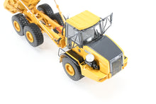 Load image into Gallery viewer, HO Brass CON CMC - Classic Mint Collectibles John Deere 250D Articulated Dump Truck Factory Painted