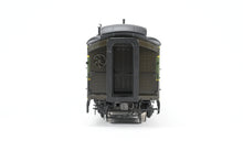 Load image into Gallery viewer, HO Brass W&R Enterprises NP - Northern Pacific Mail & Express Car 1402 - 1421 Factory Painted 1946 NCL No. 1407