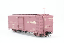 Load image into Gallery viewer, HOn3 Blackstone Models D&RGW - Denver & Rio Grande Western 30' Box Car Flying Grande Herald No. 3425