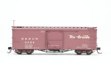 Load image into Gallery viewer, HOn3 Blackstone Models D&RGW - Denver & Rio Grande Western 30' Box Car Flying Grande Herald No. 3028