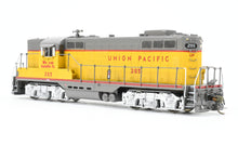 Load image into Gallery viewer, HO Brass Oriental Limited UP - Union Pacific EMD GP9 1750 HP w/ 4 36” Fans Non-Dynamic Brake Version C/P #205