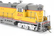 Load image into Gallery viewer, HO Brass Oriental Limited UP - Union Pacific EMD GP9 1750 HP w/ 4 36” Fans Non-Dynamic Brake Version C/P #205