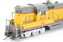 Load image into Gallery viewer, HO Brass Oriental Limited UP - Union Pacific EMD GP9 1750 HP w/ 4 36” Fans Non-Dynamic Brake Version C/P #205